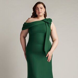 Tadashi Shoji CASSIA BOW-SHOULDER CREPE GOWN - PLUS SIZE ALG18371LQ-BAMBO